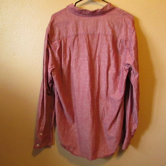 Modern Amusement Red Casual Button Down Shirt with Blue Pocket - Picture 3 of 3